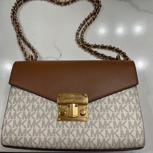 Michael Kors logo, chain strap shoulder bag